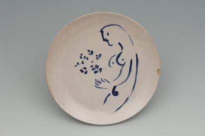 Service de mariage d’Ida Chagall : grande assiette 1 : Nu aux fleurs, 1951, Céramique de Marc Chagall