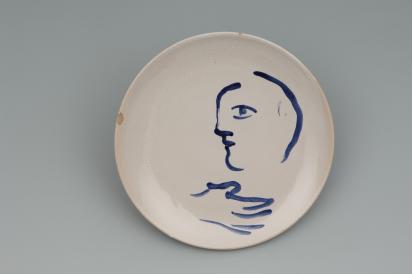 Ida Chagall’s wedding service: saucer 8: Profile With Hand, 1951, Ceramic by Marc Chagall